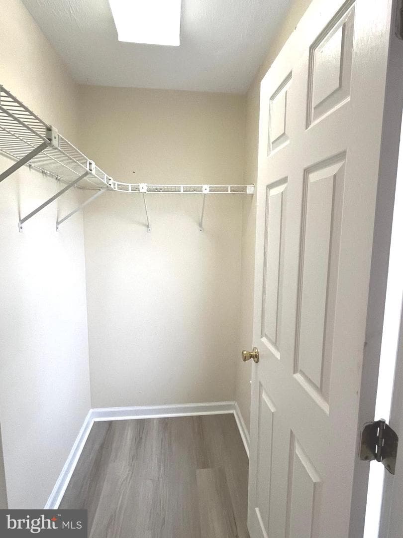 305 Sutton Court photo 21