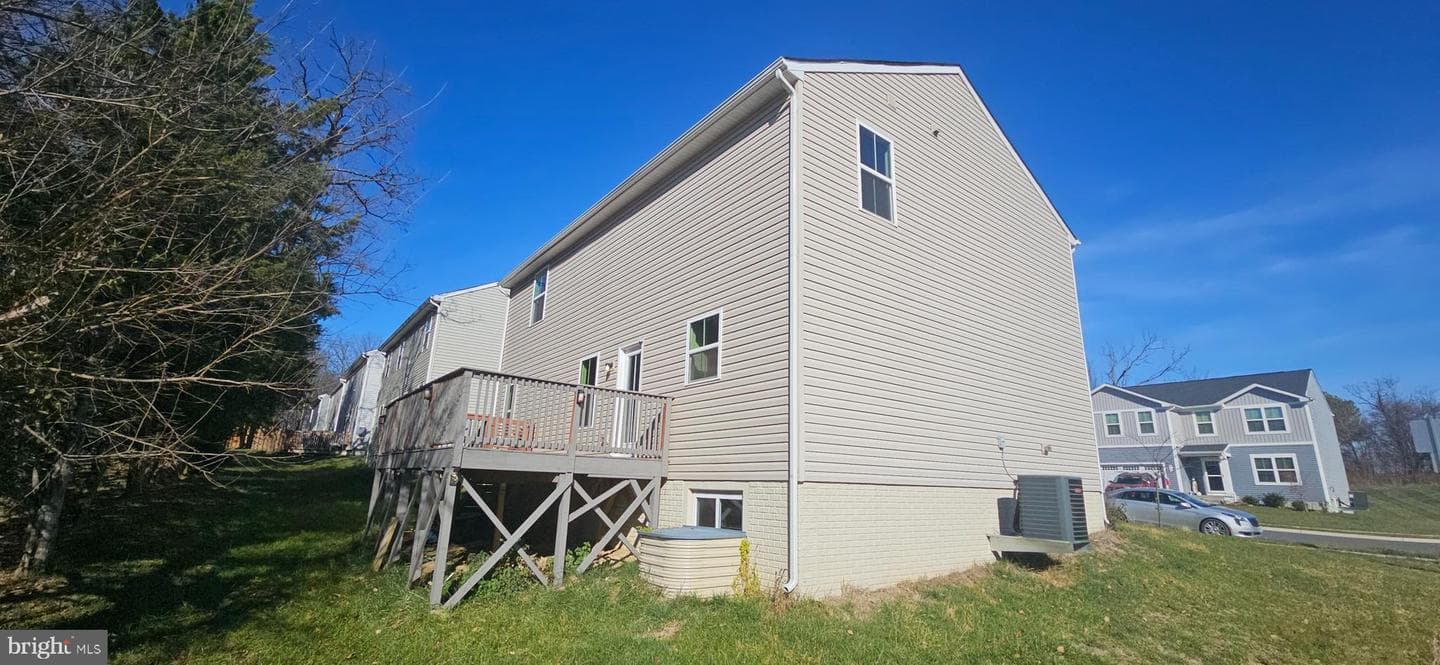 163 Emmet Street photo 40