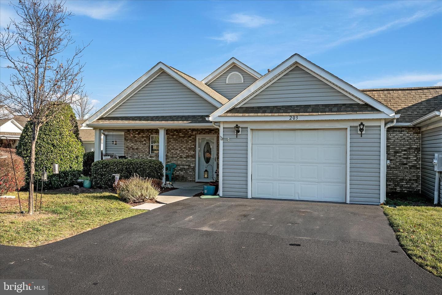 203 Crestwood Lane photo 2