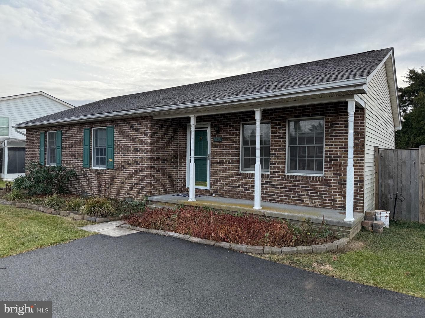 111 Meadowview Court photo 1