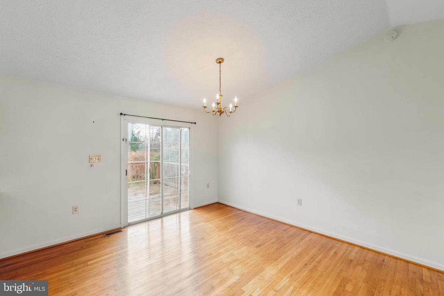 111 Meadowview Court photo 16