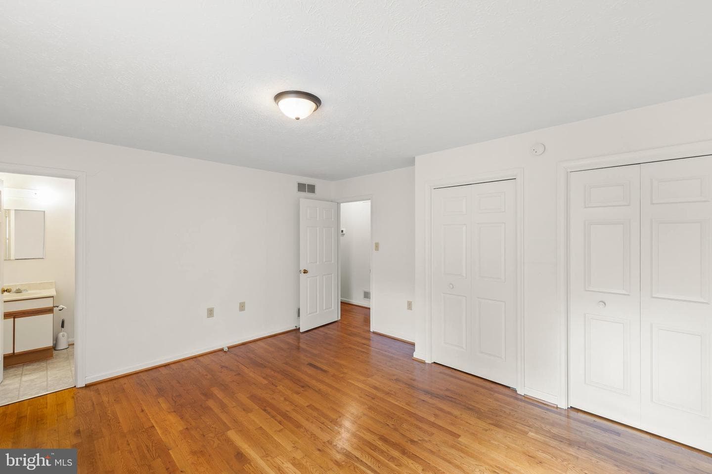 111 Meadowview Court photo 20