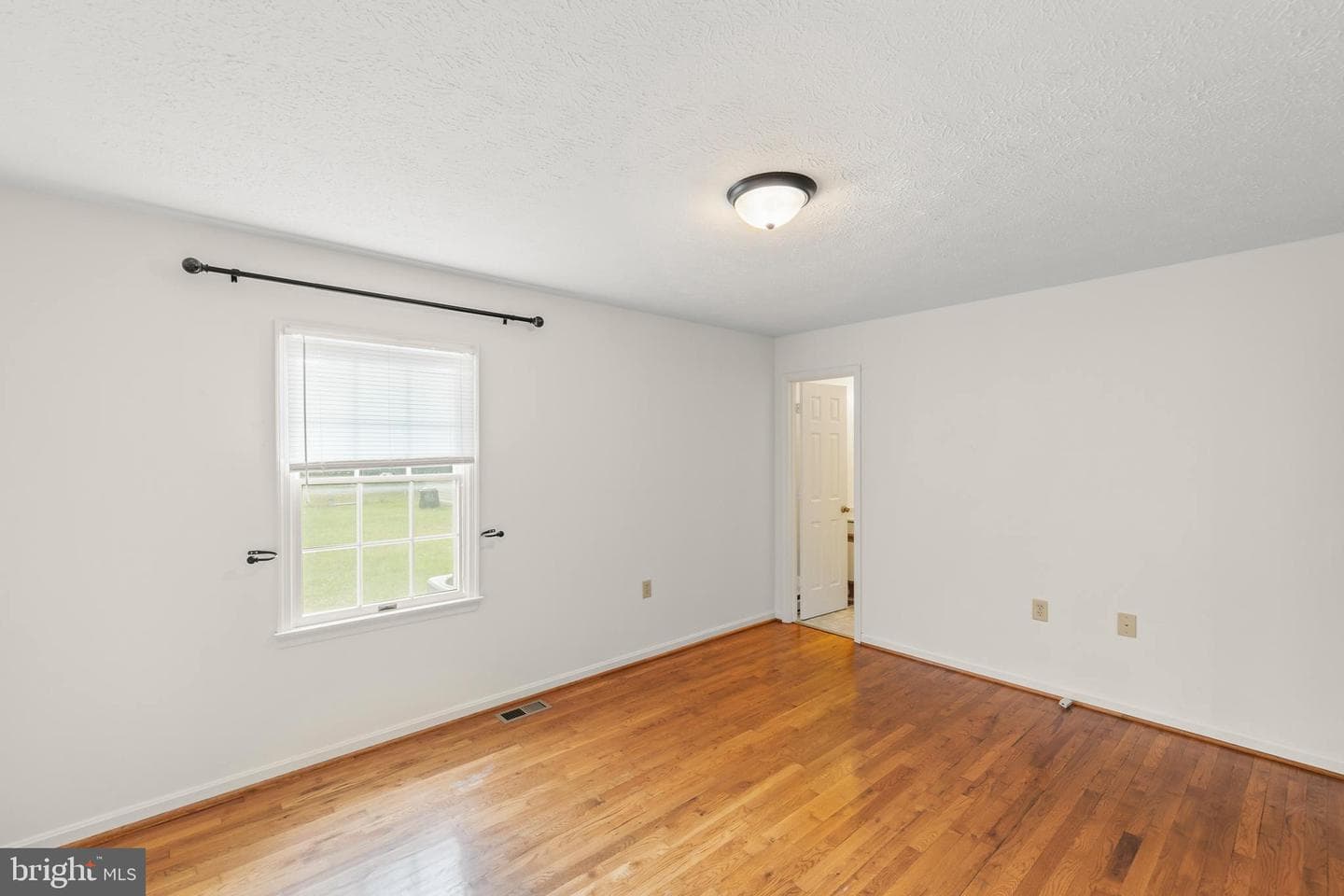 111 Meadowview Court photo 22