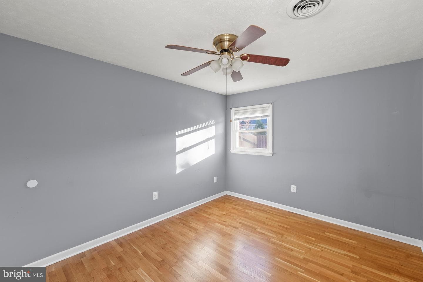 126 Plainfield Drive photo 16