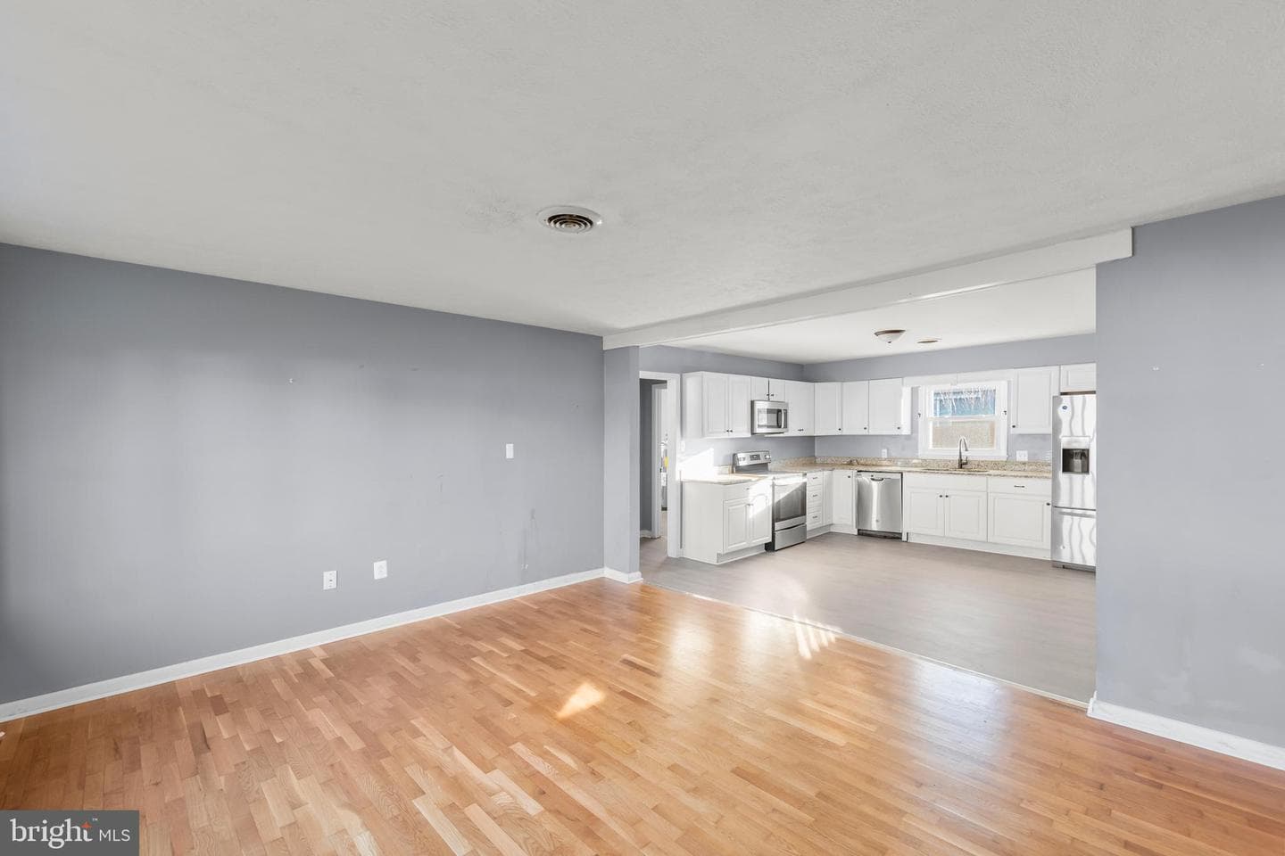 126 Plainfield Drive photo 6