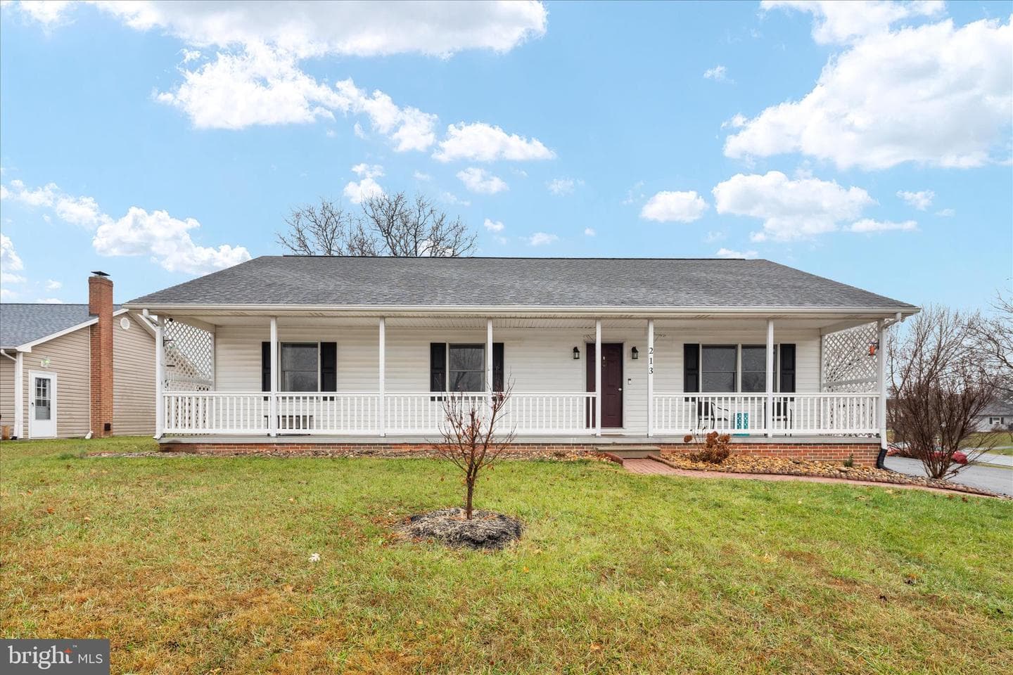 213 Tanager Drive photo 2