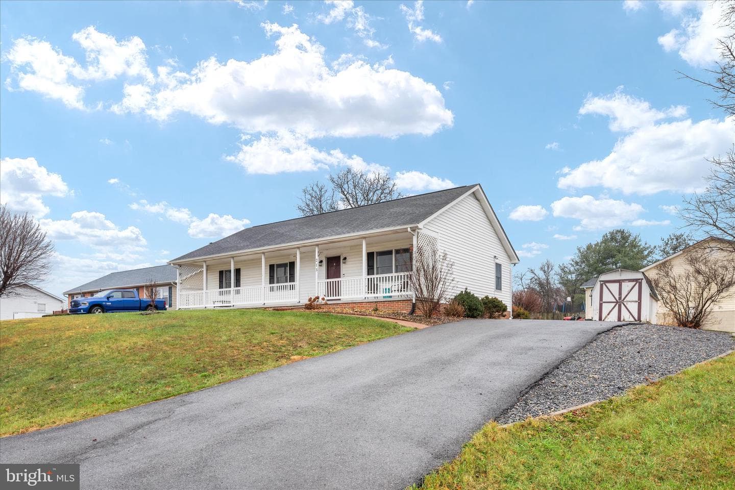 213 Tanager Drive photo 4