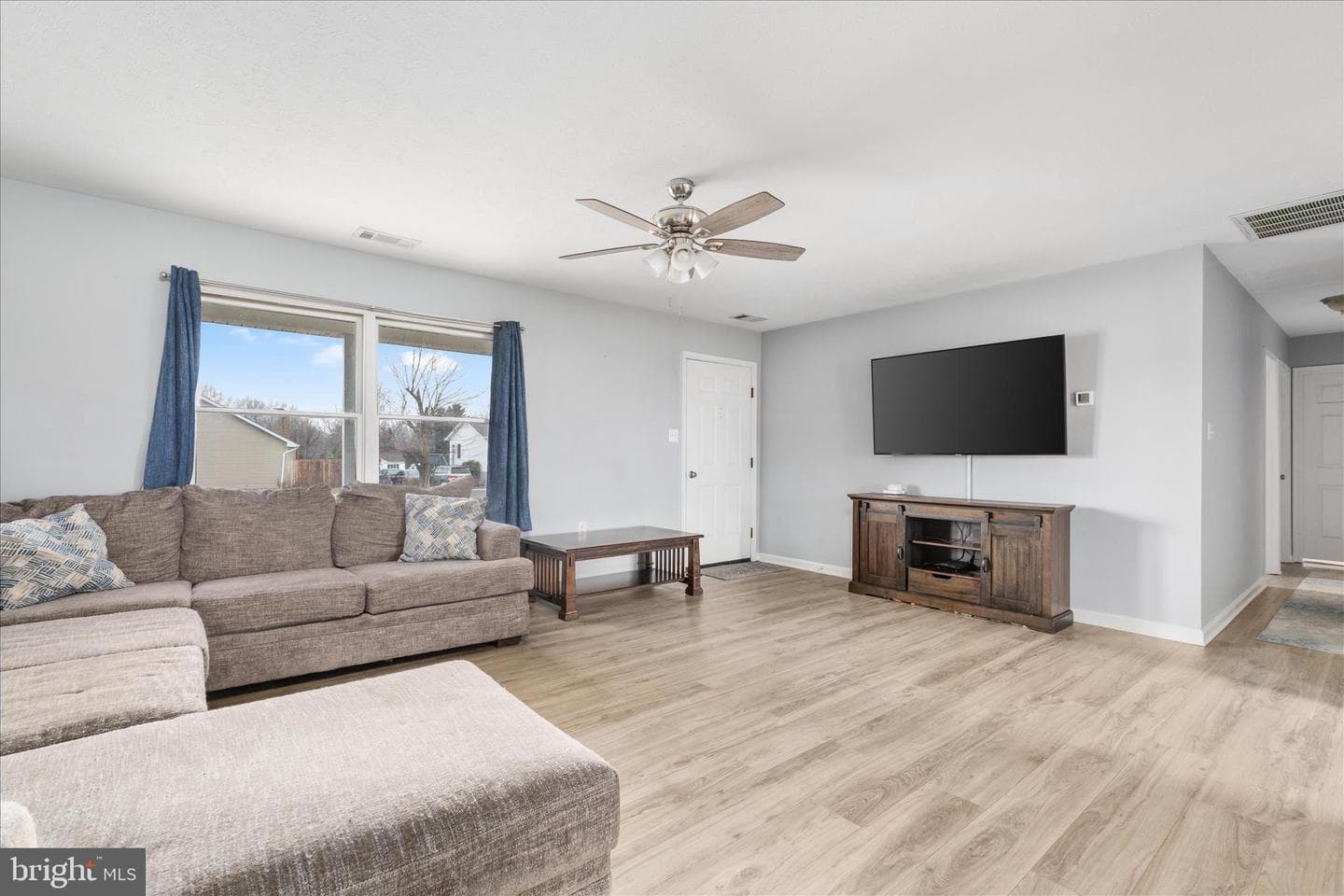 213 Tanager Drive photo 9