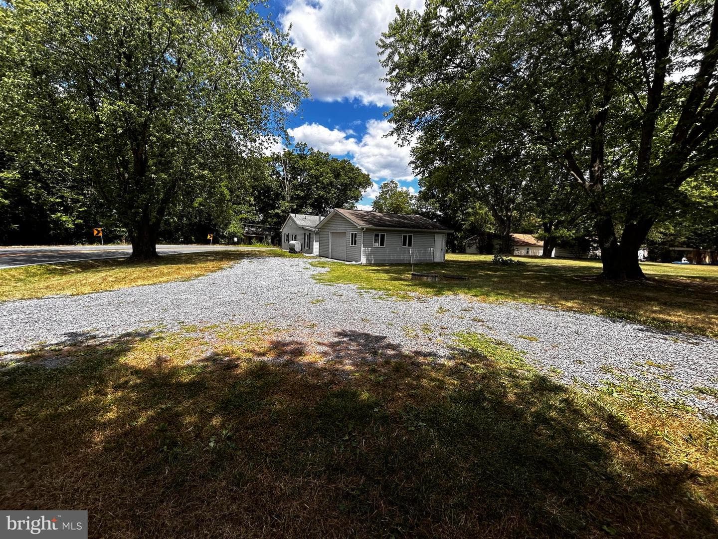 703 White Oak Road photo 2
