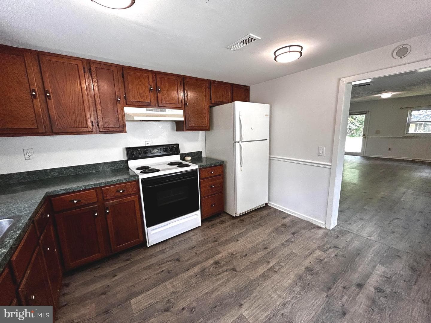 703 White Oak Road photo 8