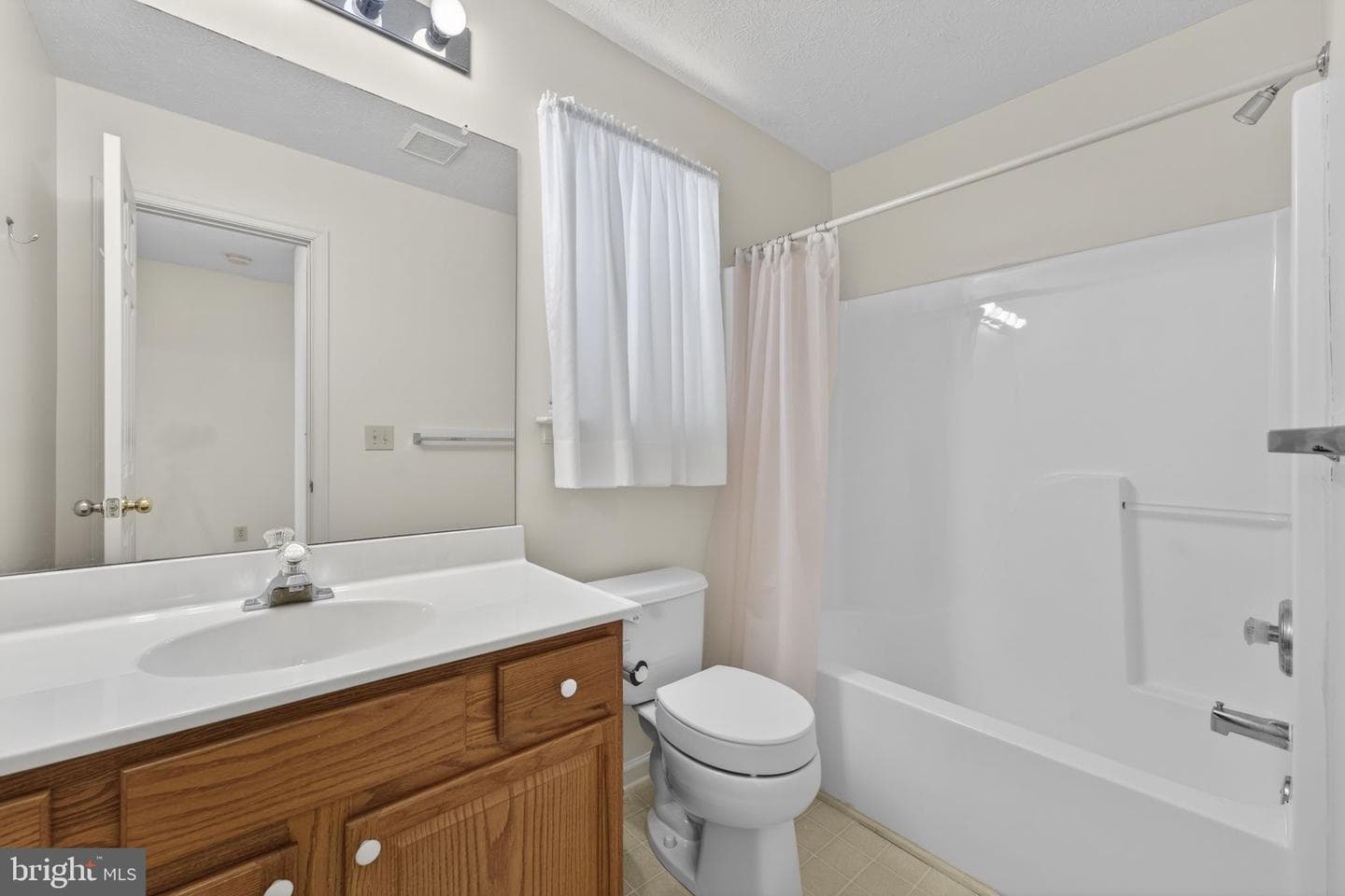 236 Bentley Avenue photo 29
