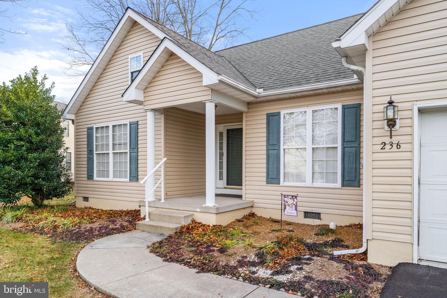 236 Bentley Avenue photo 3