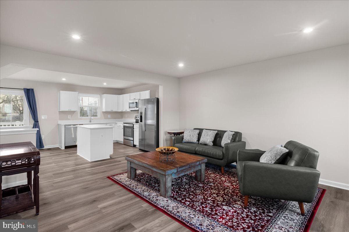 131 Kensington Circle photo 11
