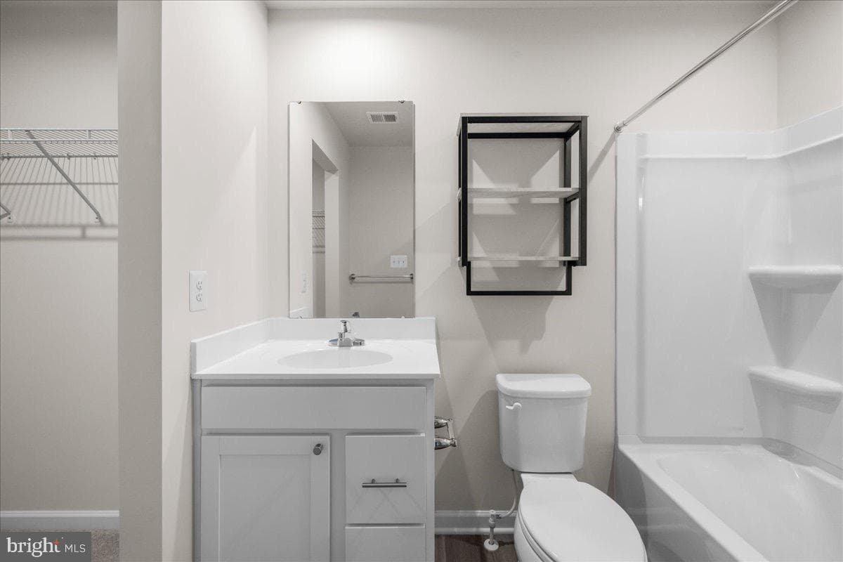 131 Kensington Circle photo 16