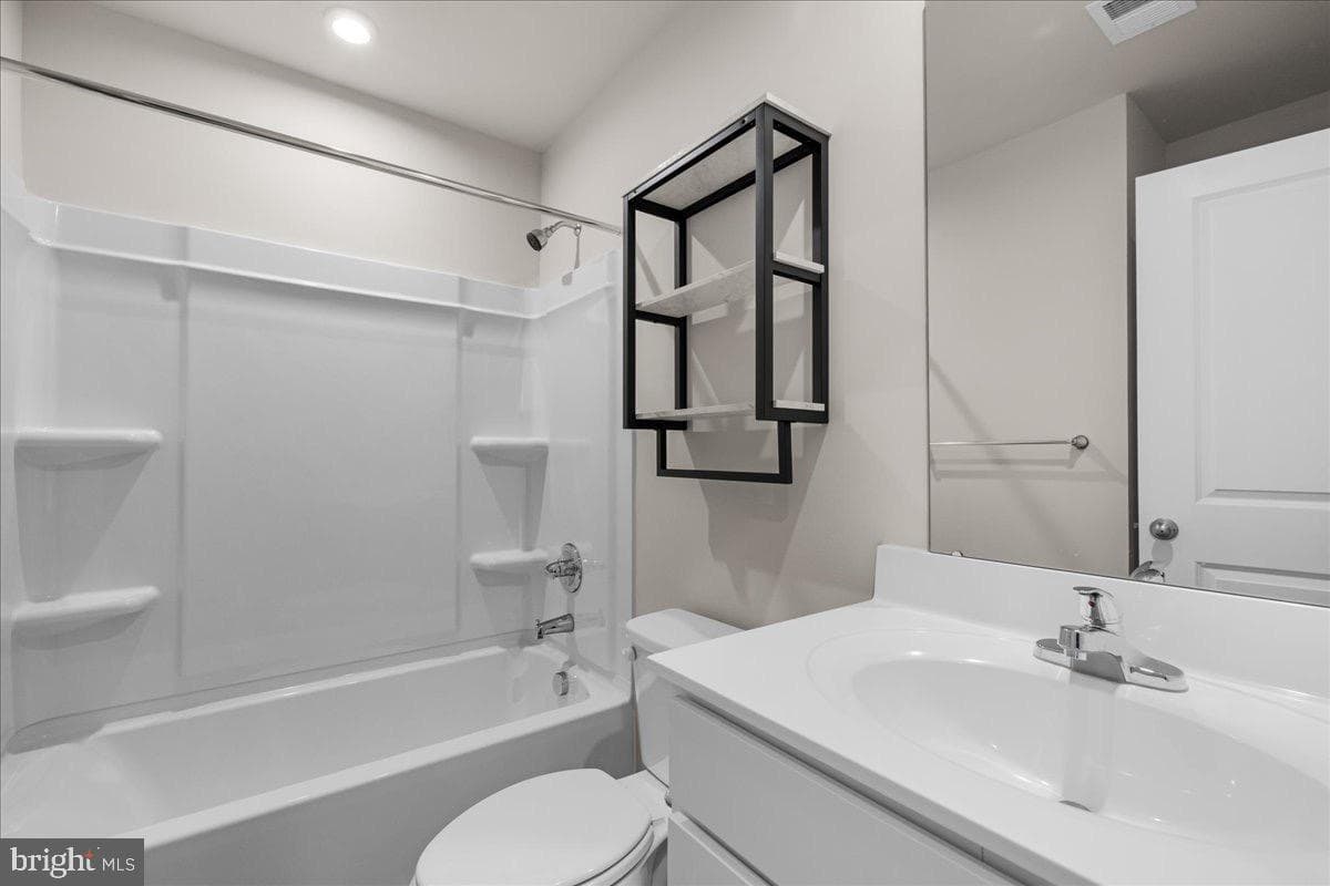 131 Kensington Circle photo 19