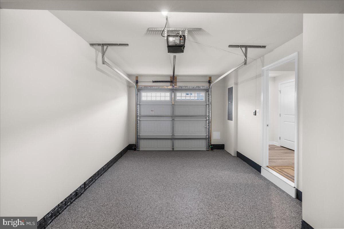 131 Kensington Circle photo 2
