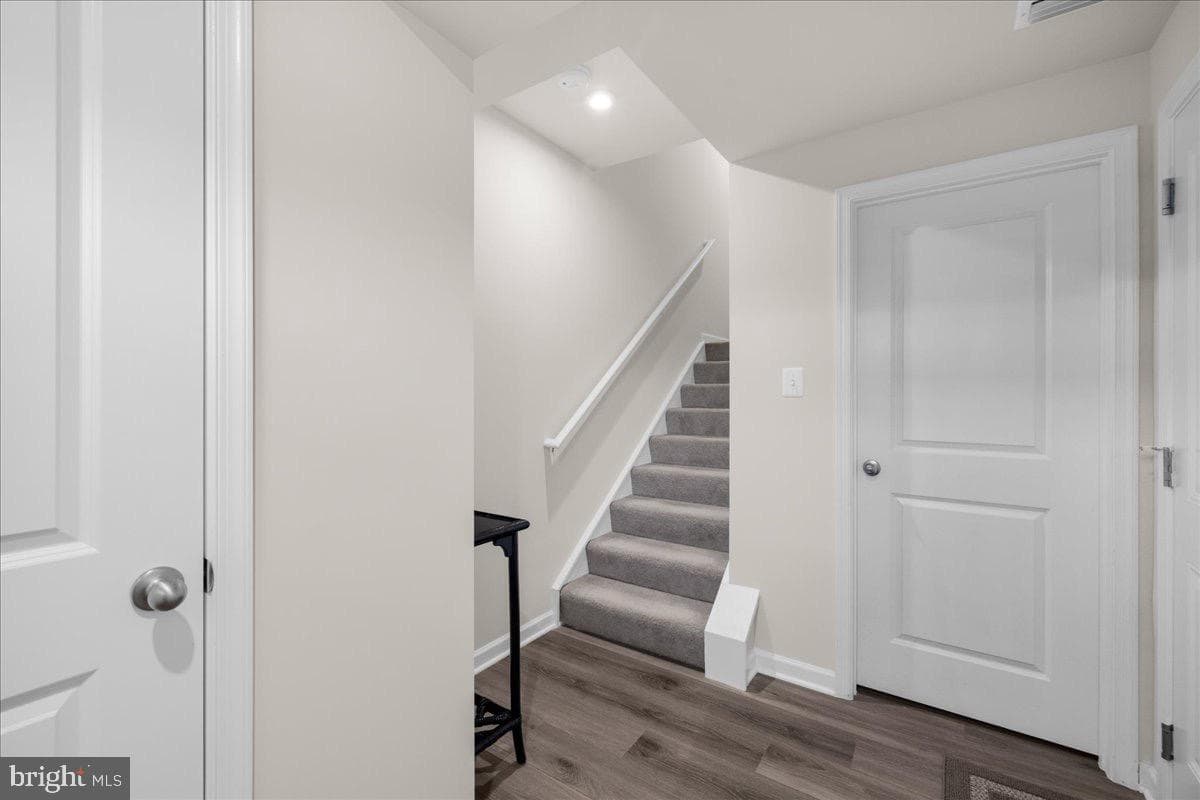 131 Kensington Circle photo 22