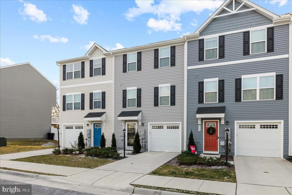 131 Kensington Circle photo 26