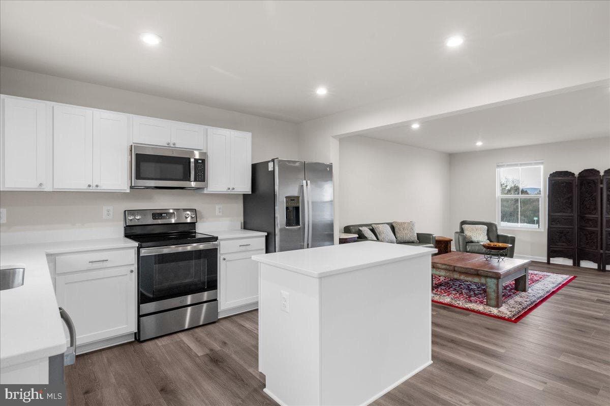 131 Kensington Circle photo 7