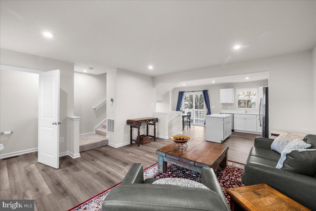 131 Kensington Circle photo 9