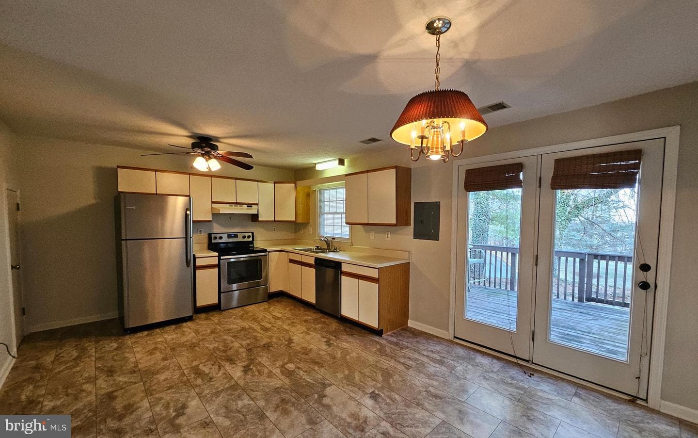 403 Tudor Drive photo 6
