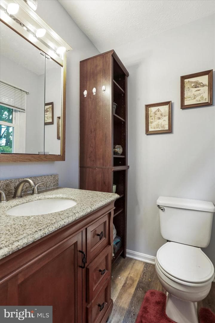 104 Linwood Court photo 12