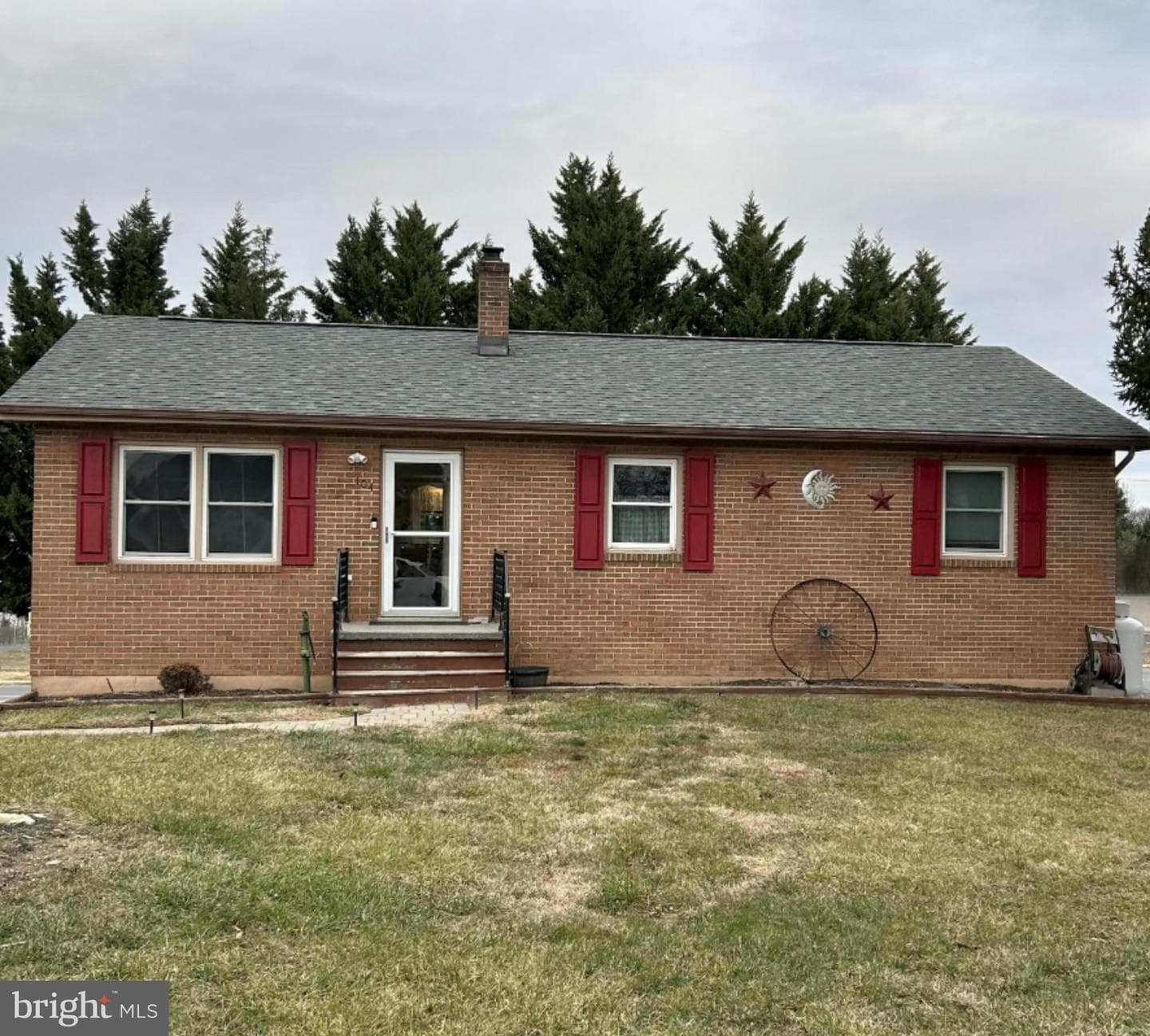 104 Linwood Court photo 2