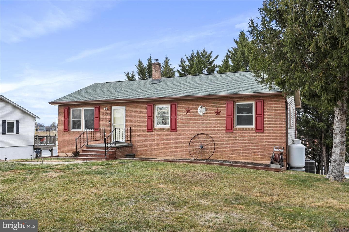 104 Linwood Court photo 3