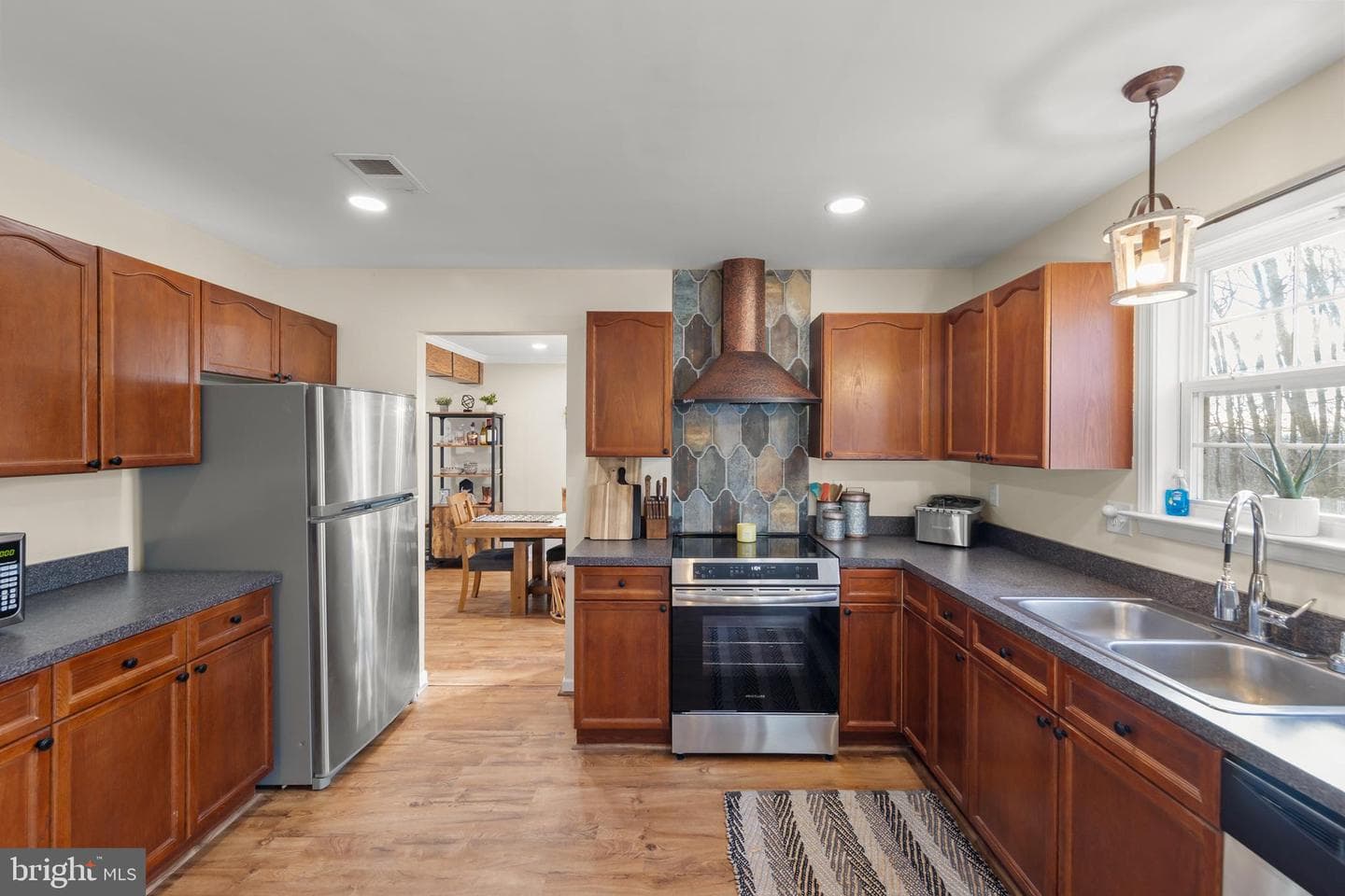 1105 Henry Drive photo 17