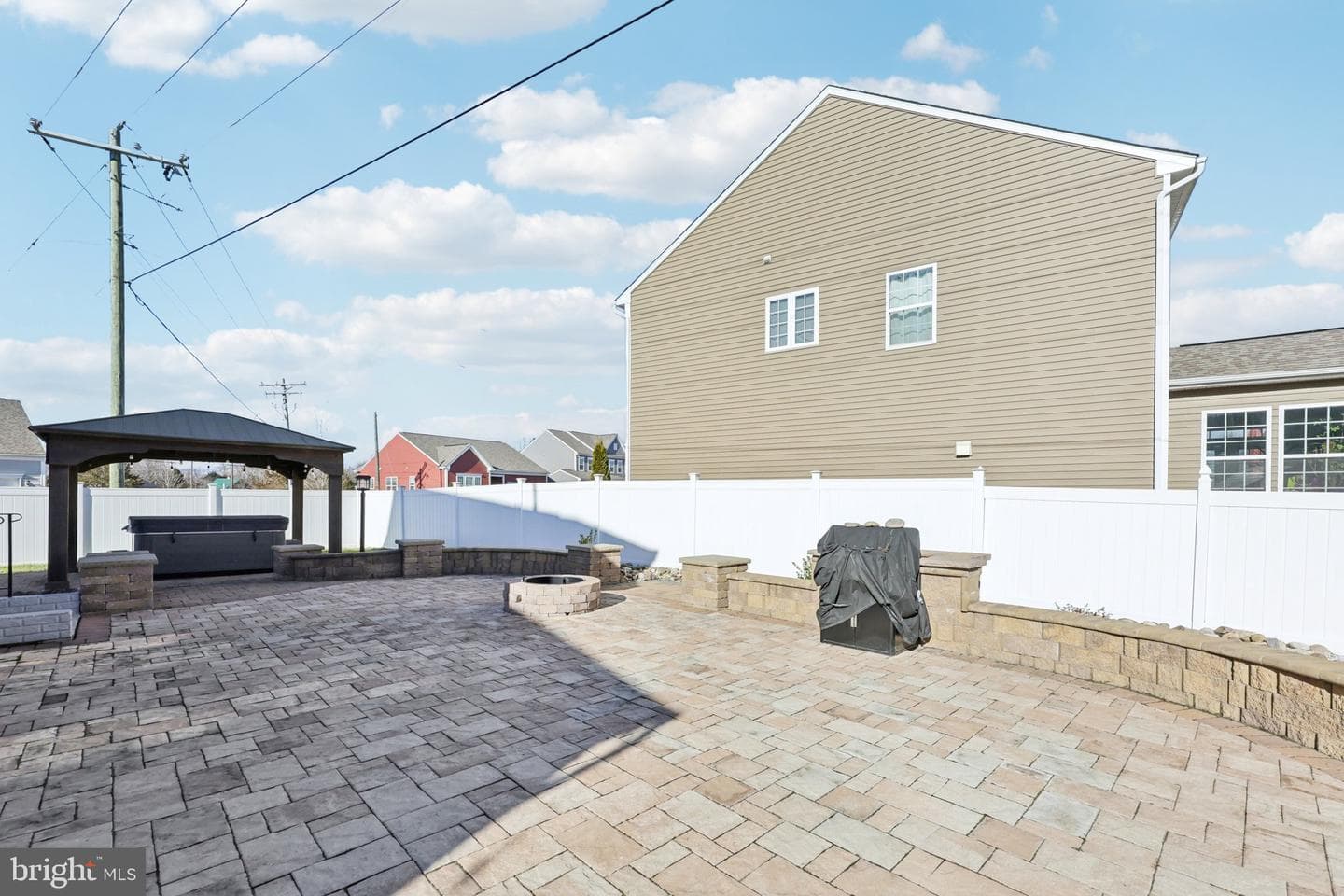101 Sovereign Court photo 41