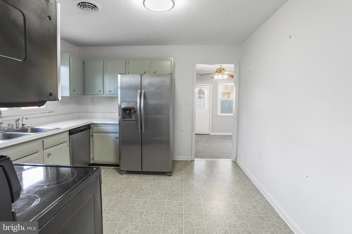 7786 Carolyn Avenue photo 14