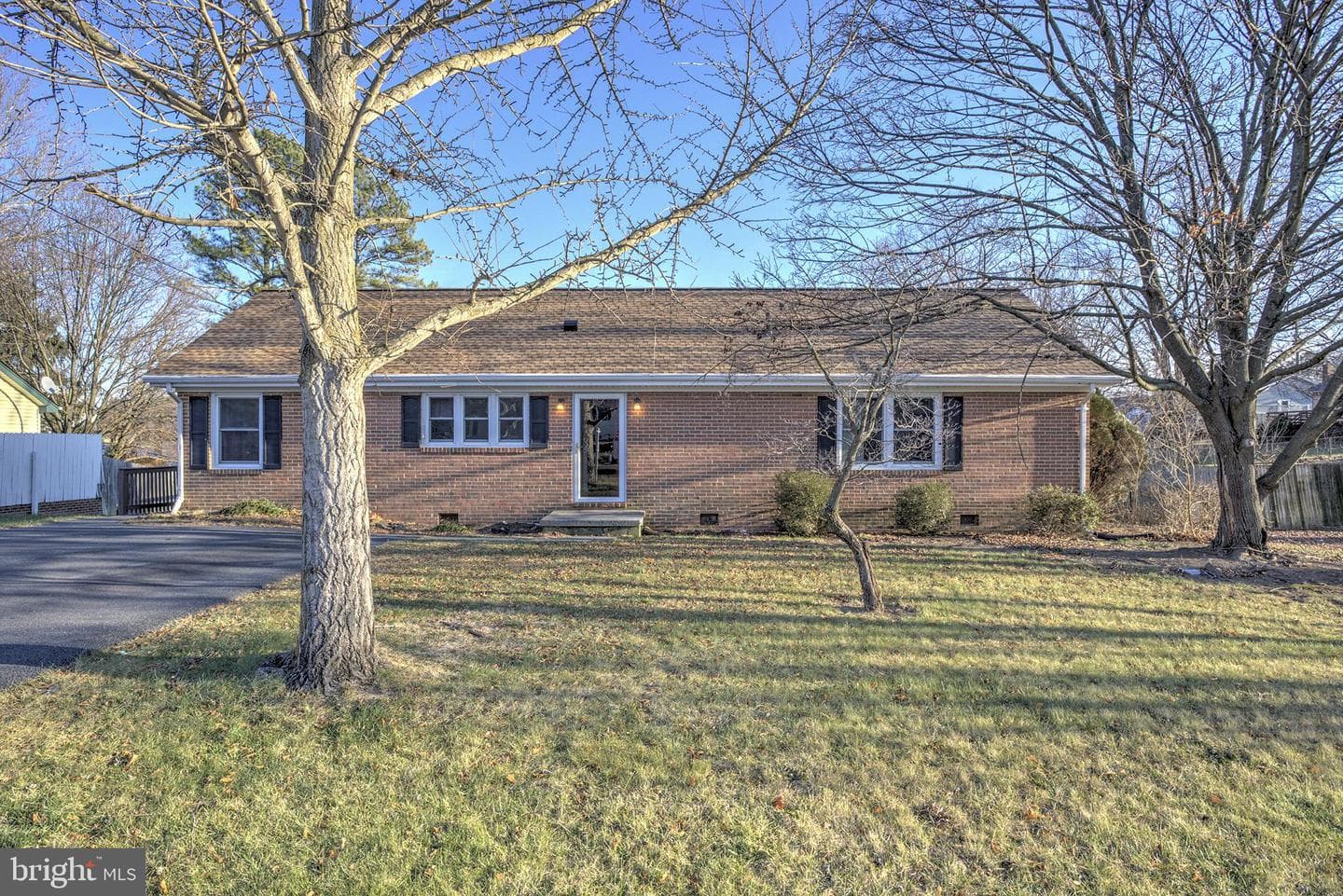 7786 Carolyn Avenue photo 2