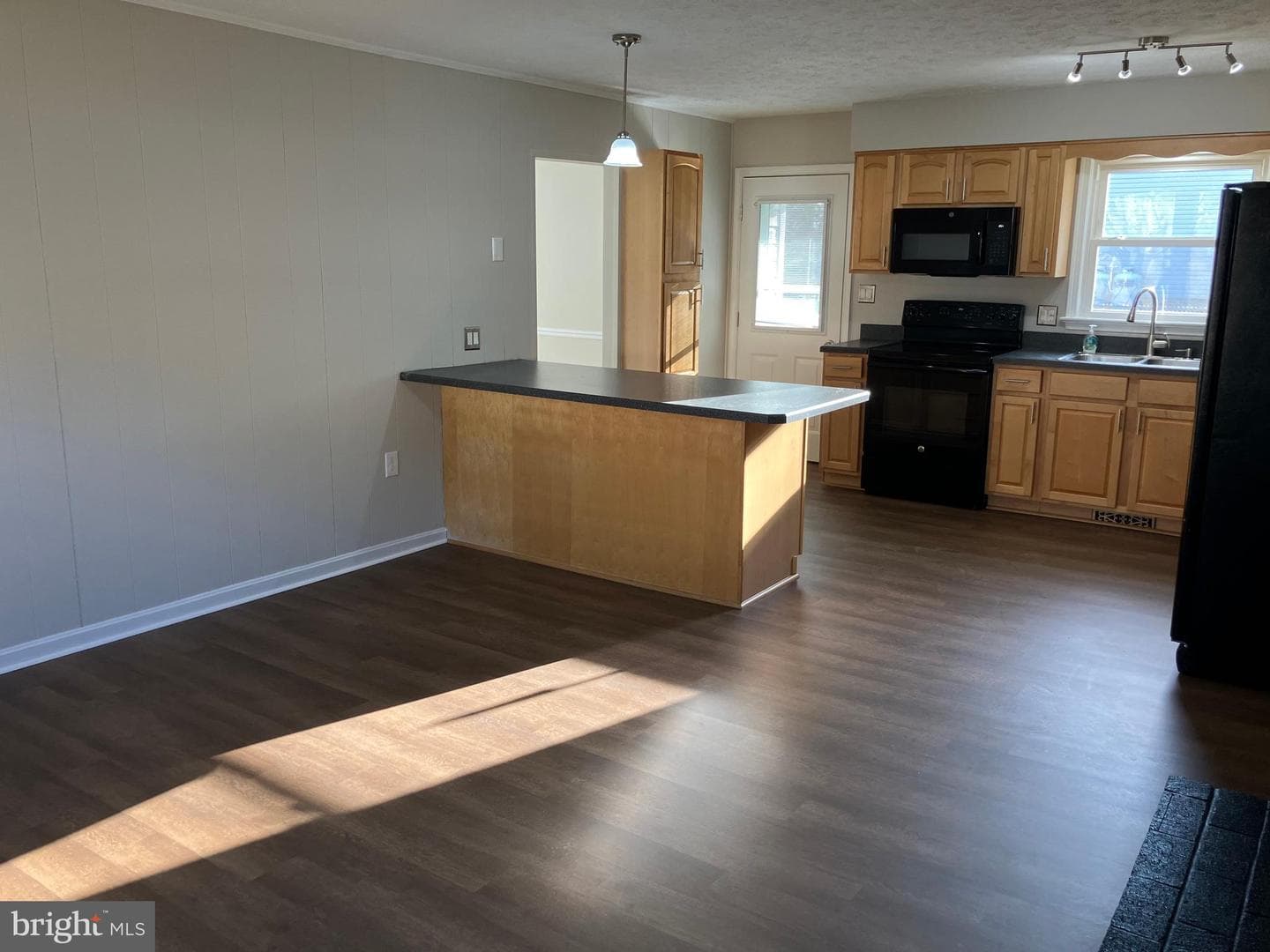 114 Buckingham Drive photo 4