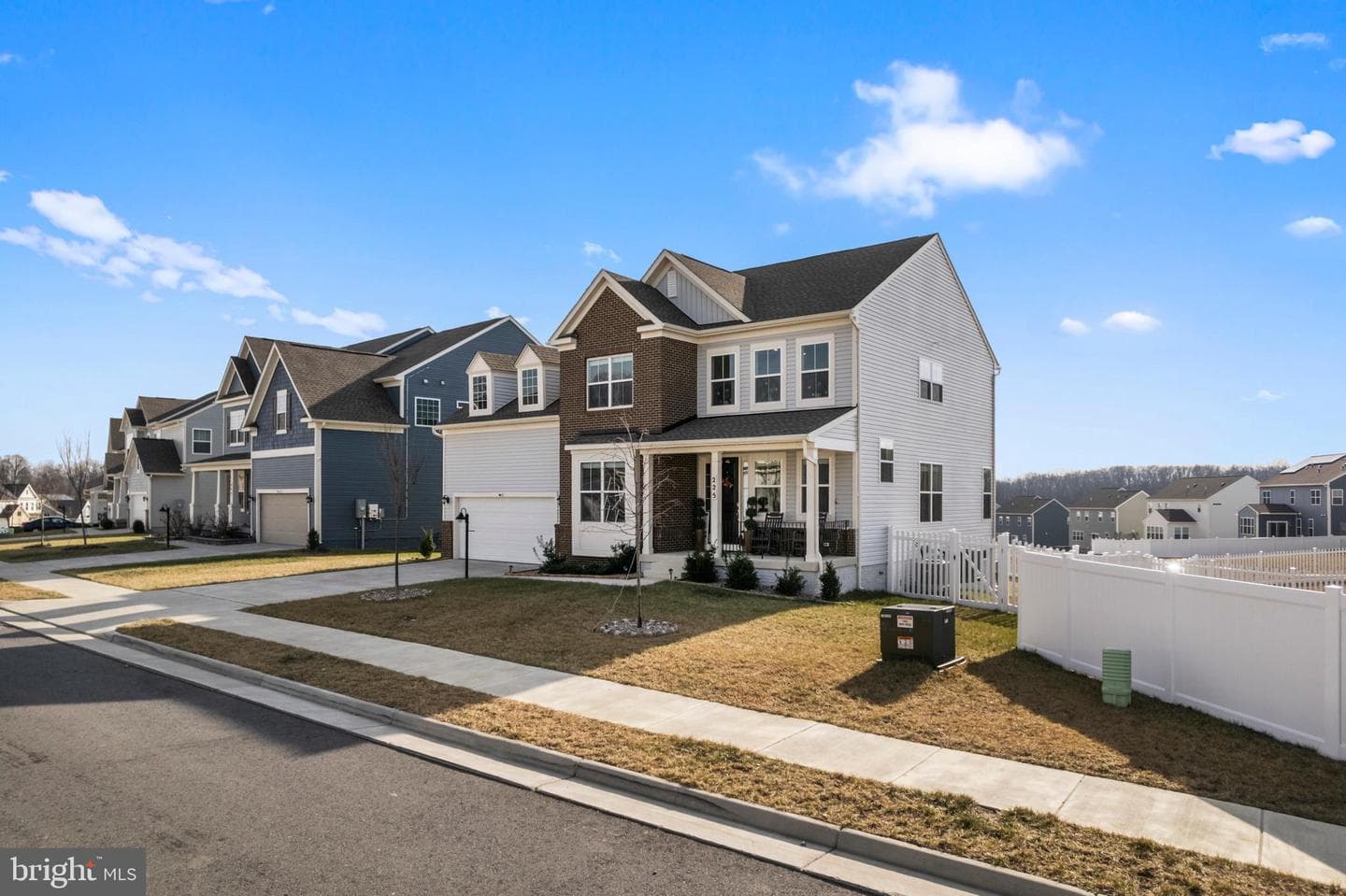 225 Lehigh Dr photo 2