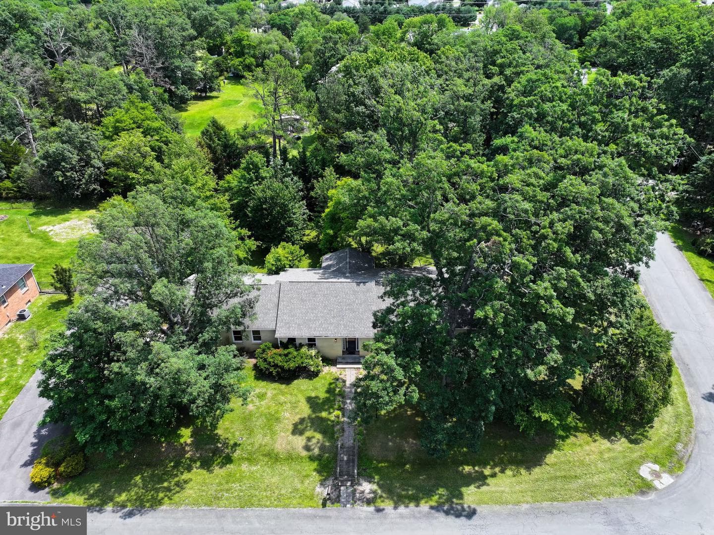 112 Westwood Circle photo 2