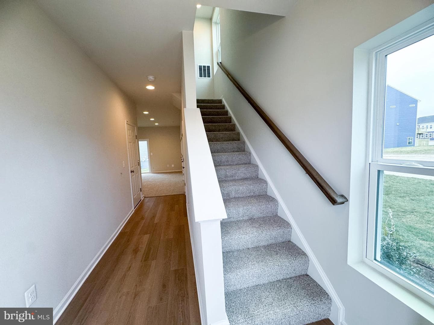 110 Flaxen Mane Court photo 2