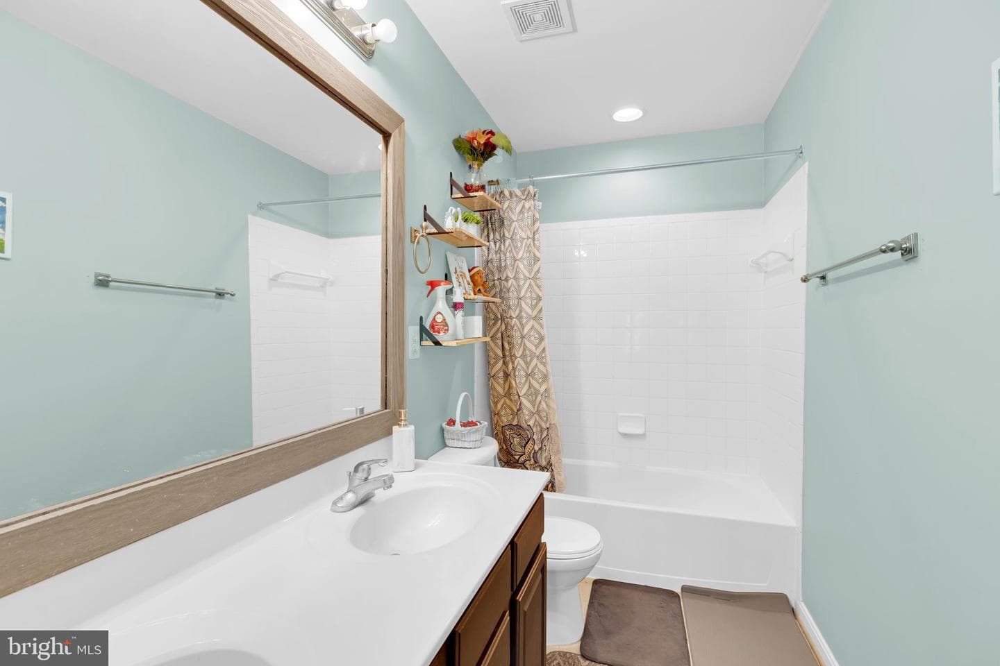 320 Morlyn Drive photo 30