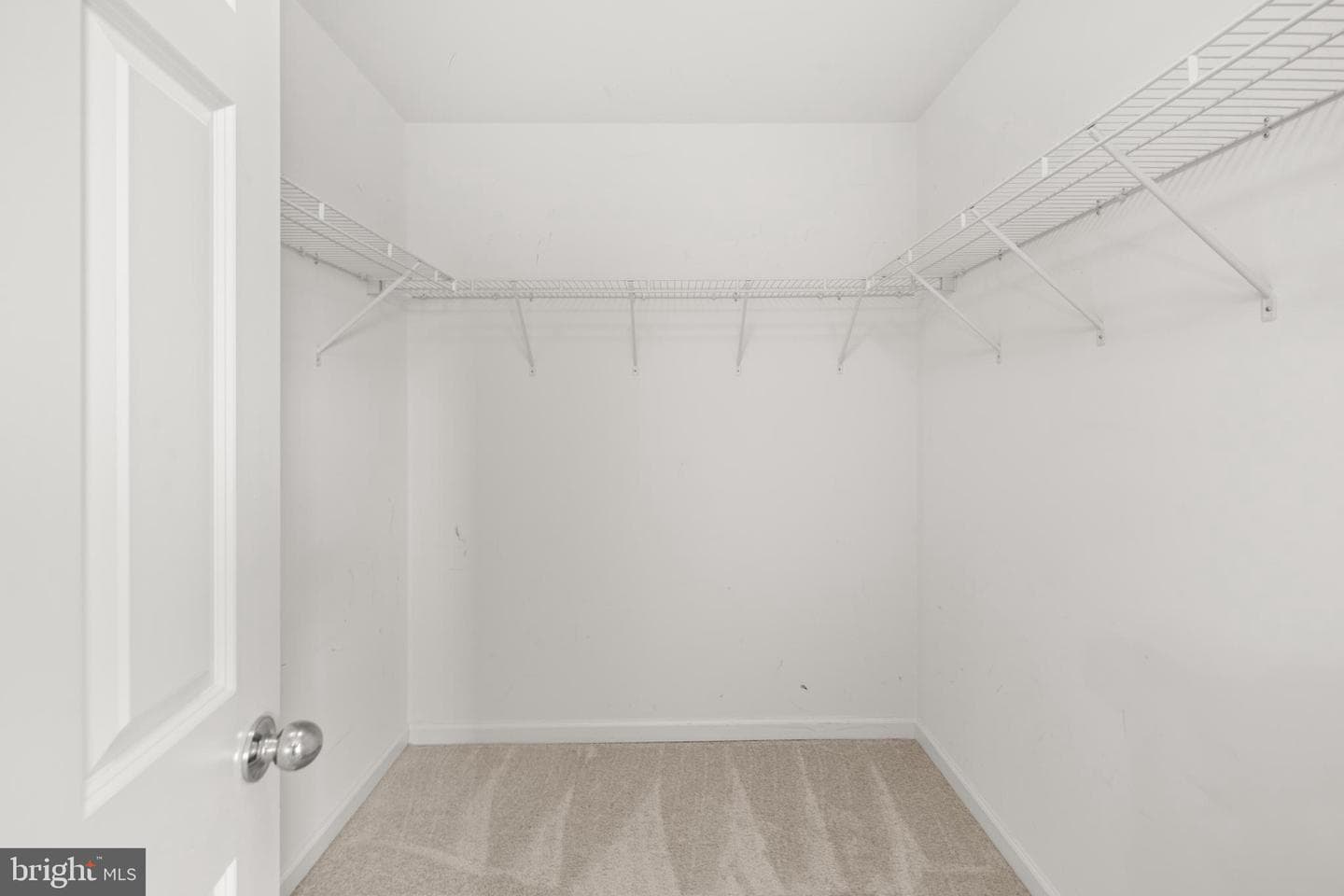 111 Rotunda Drive photo 22