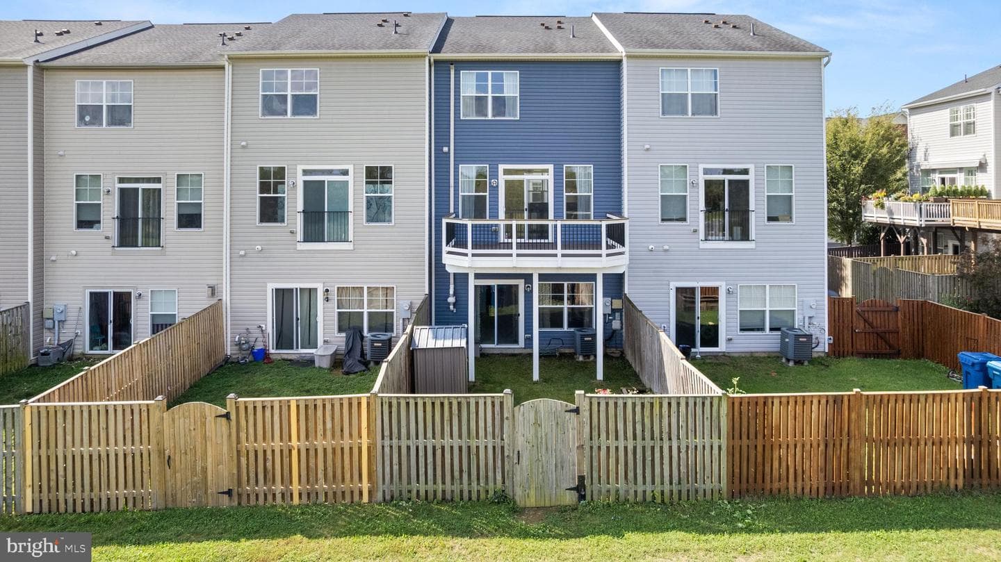111 Rotunda Drive photo 3