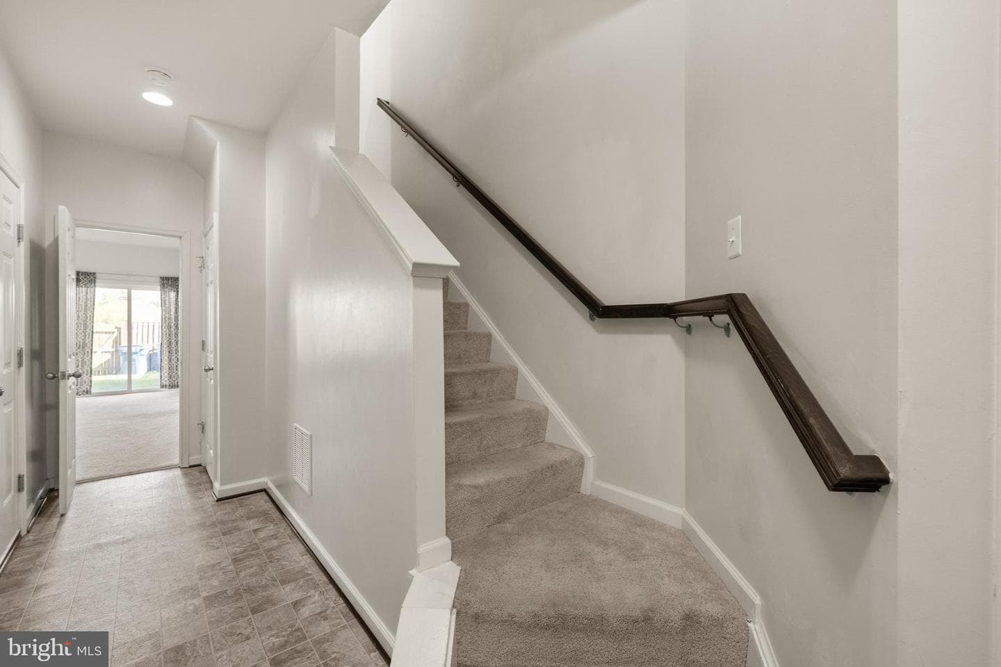 111 Rotunda Drive photo 4