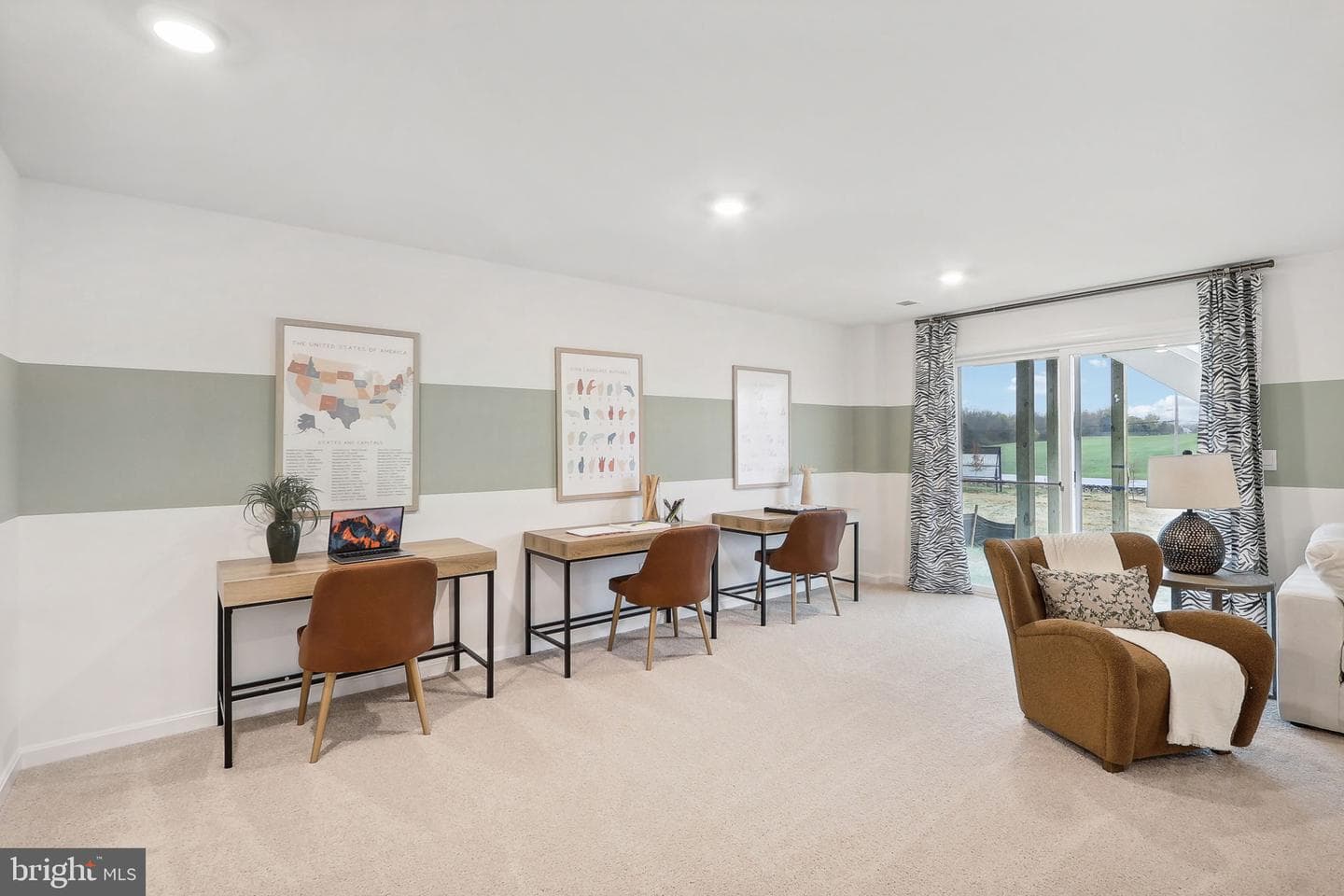 137 Woodford Drive photo 28
