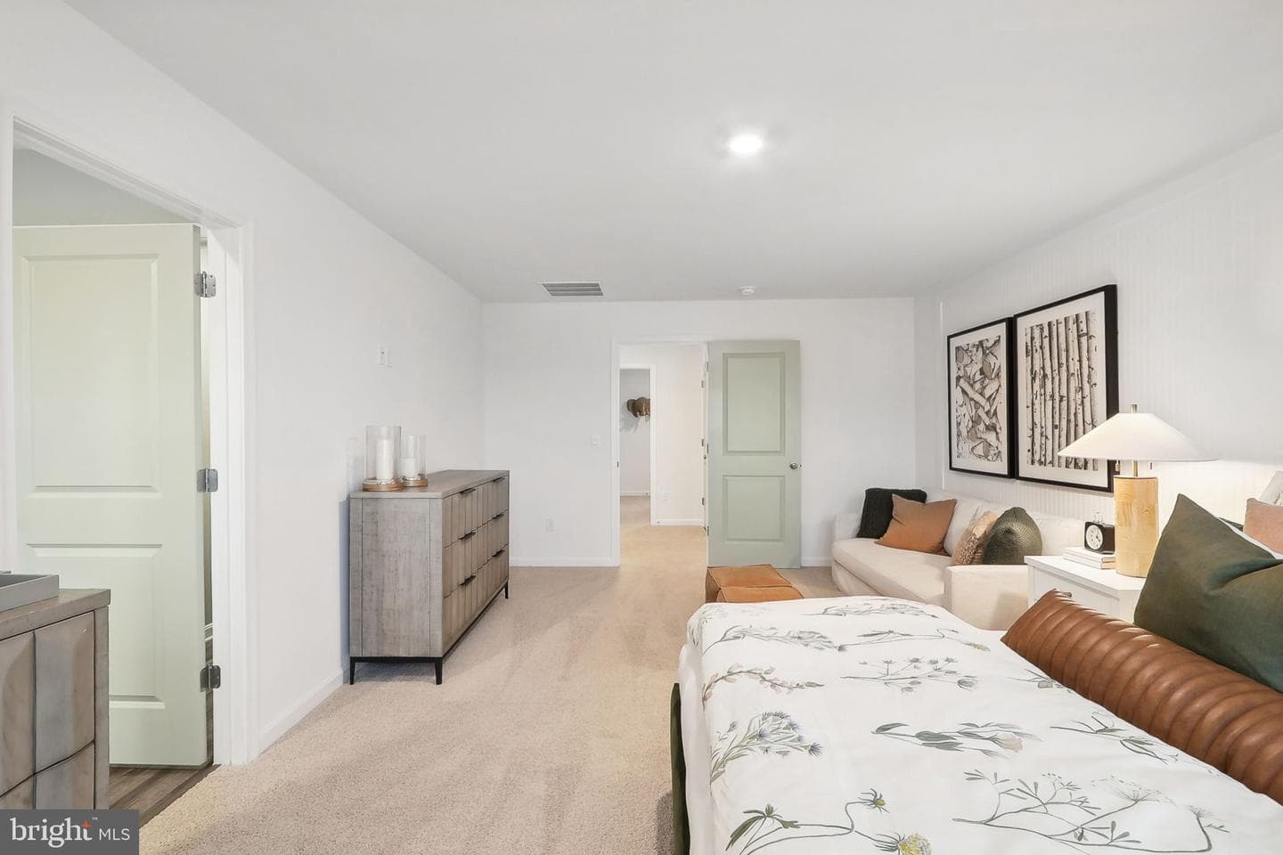 137 Woodford Drive photo 42