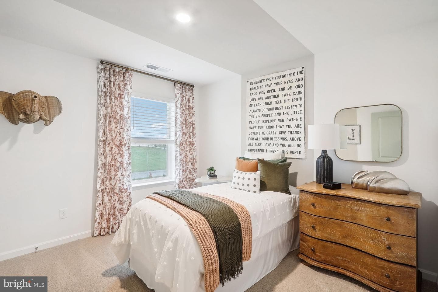 137 Woodford Drive photo 44