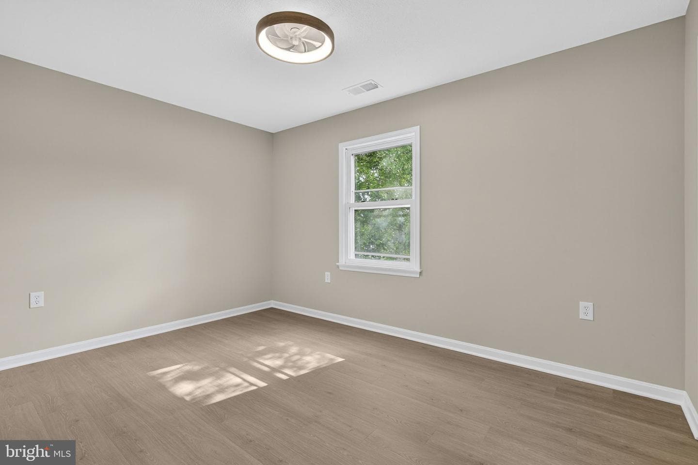 109 Columbia Circle photo 27
