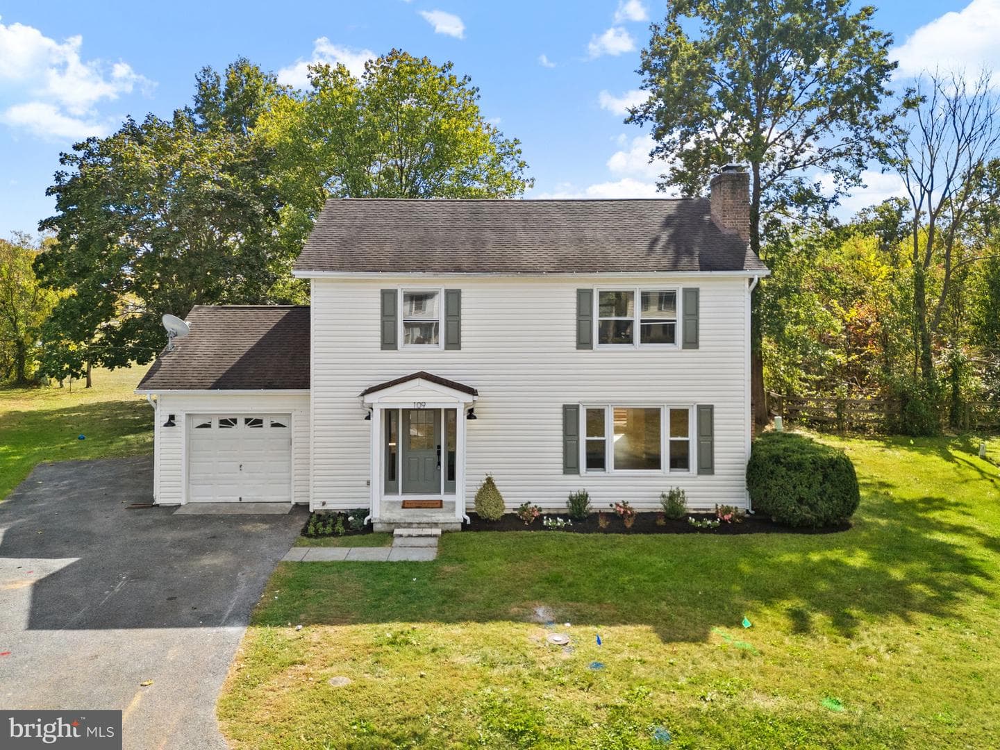 109 Columbia Circle photo 8
