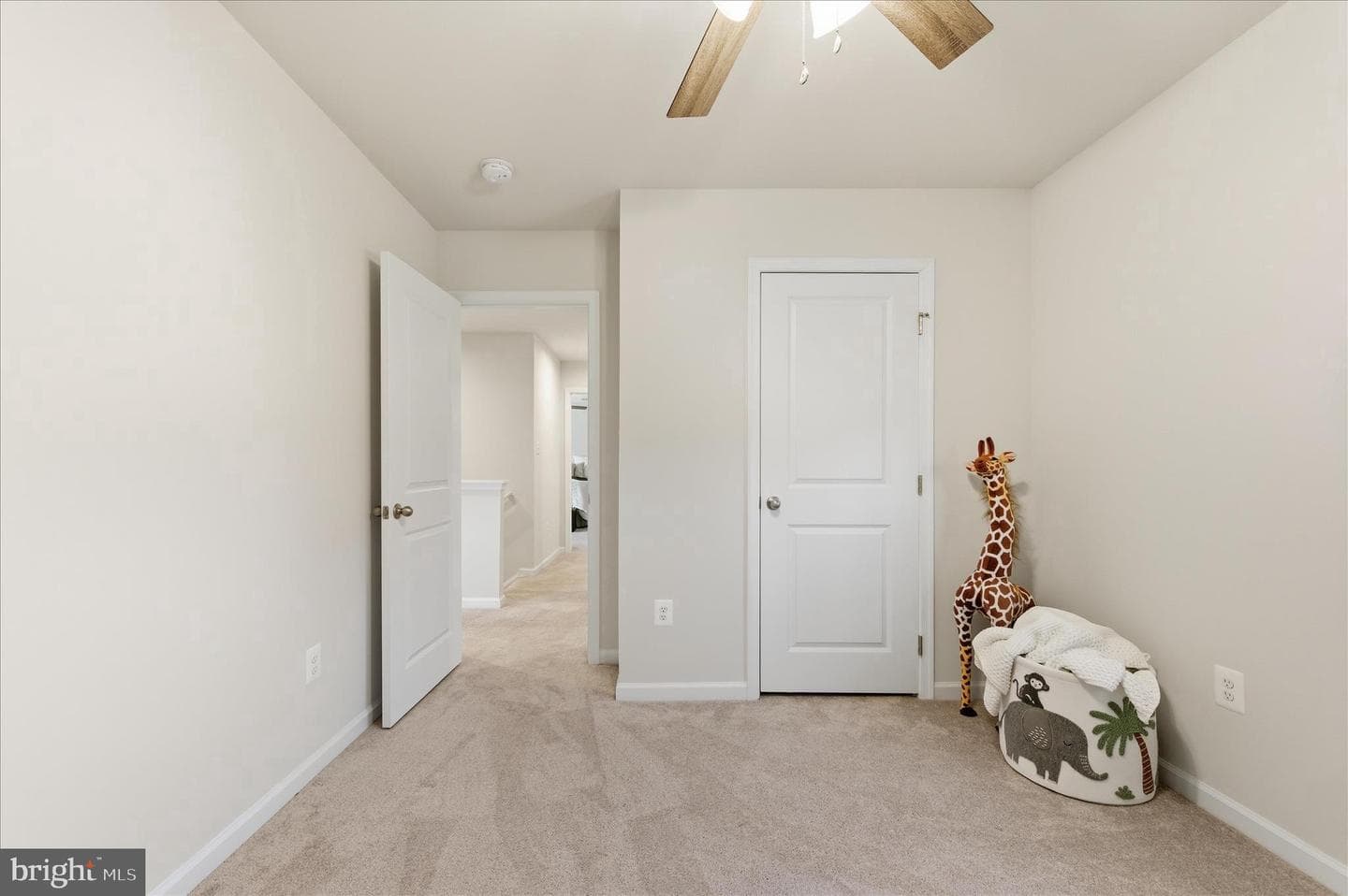 152 Emmet St photo 26
