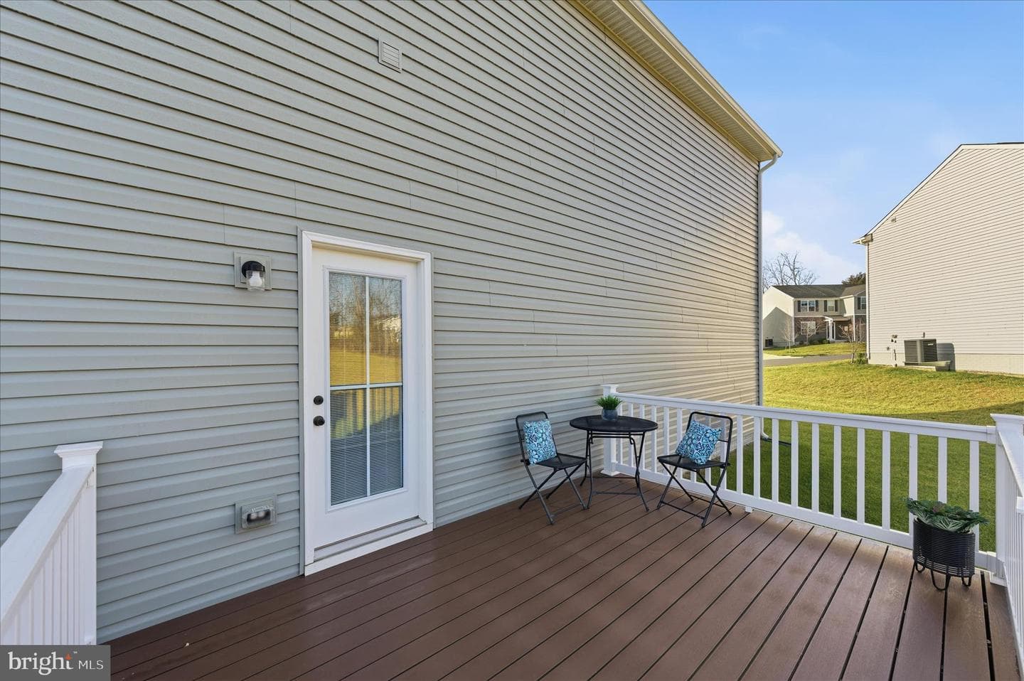 152 Emmet St photo 34