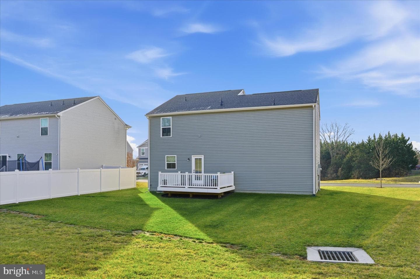 152 Emmet St photo 38