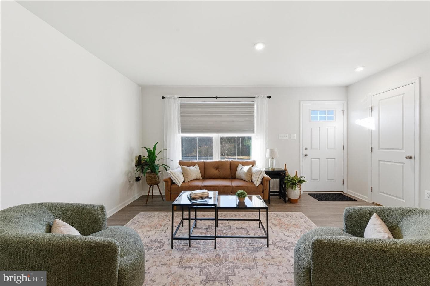 152 Emmet St photo 8