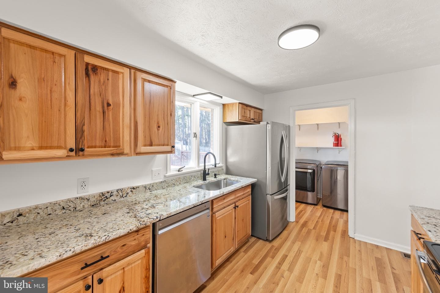 120 Amelia Avenue photo 10